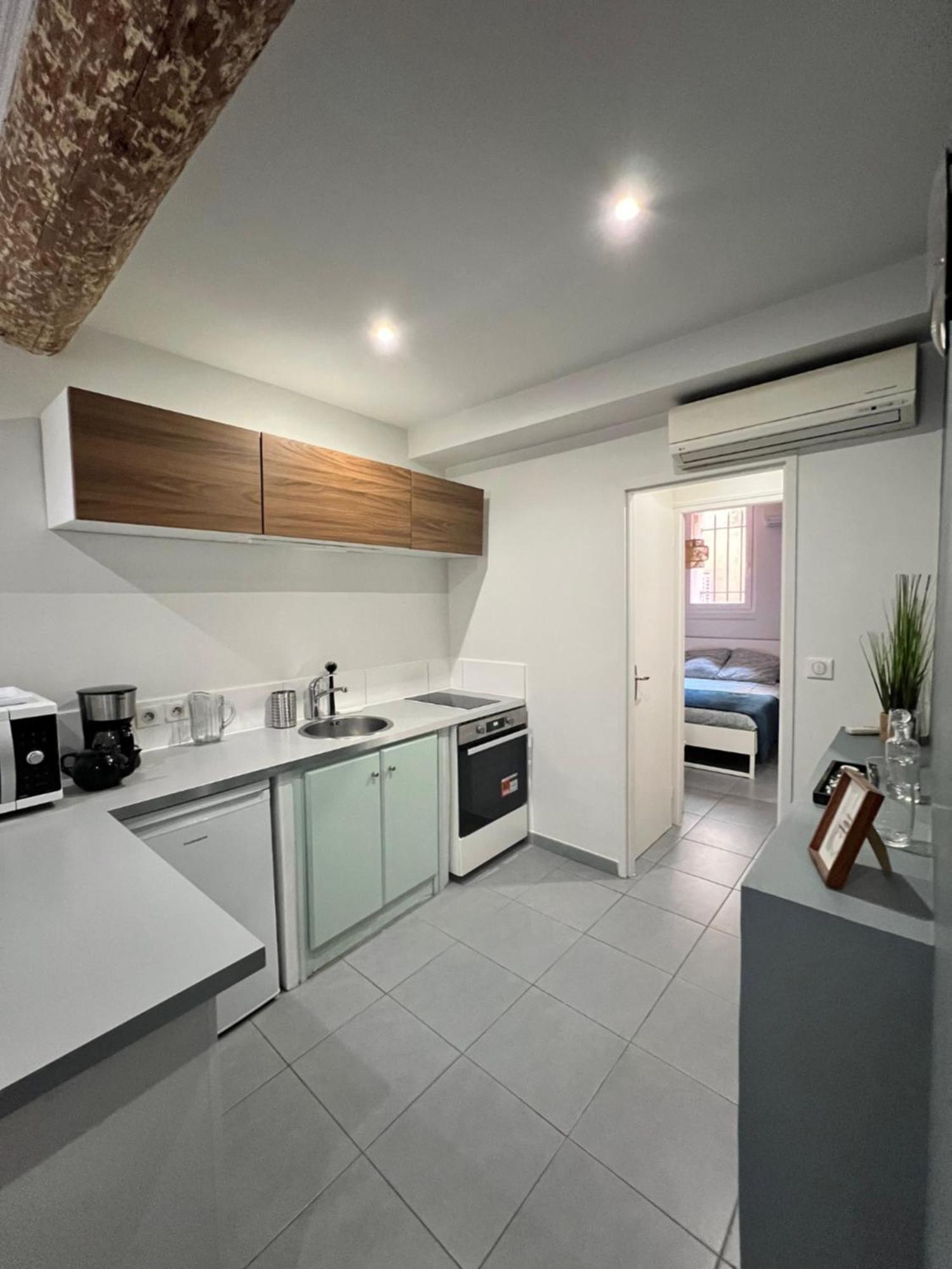 T2 Avec Cour Privee Au Coeur Du Panier- Vieux Port Apartamento